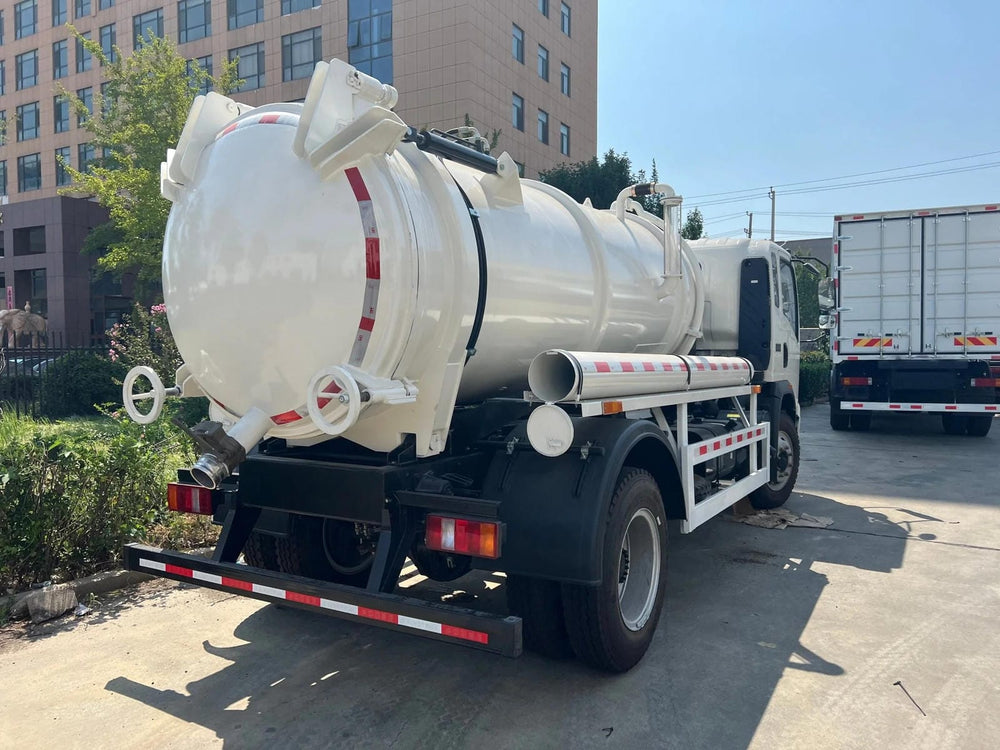 HOWO 4x2 industrial vacuum truck/HOWO 4x2 city vacuum truck/HOWO 4x2 wastewater suction truck