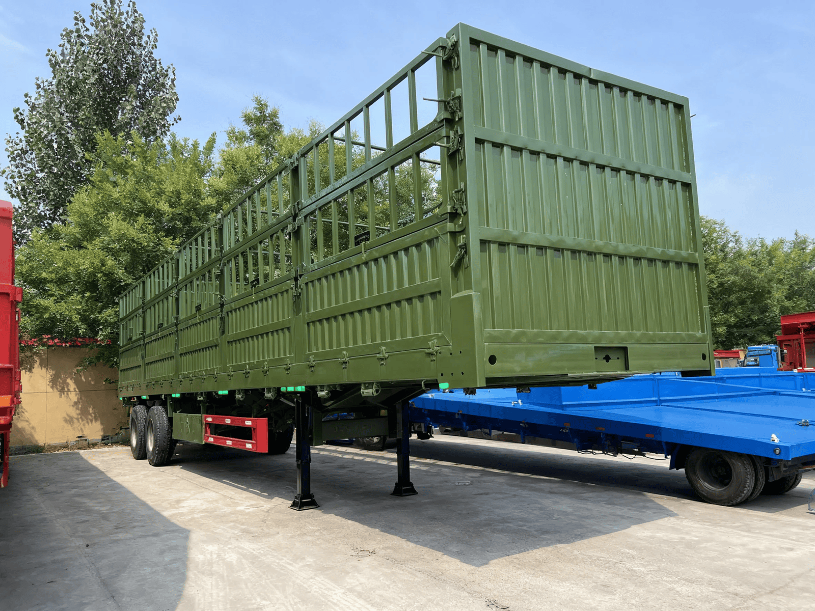 Stake Semi - Trailer - Cnhtctruck