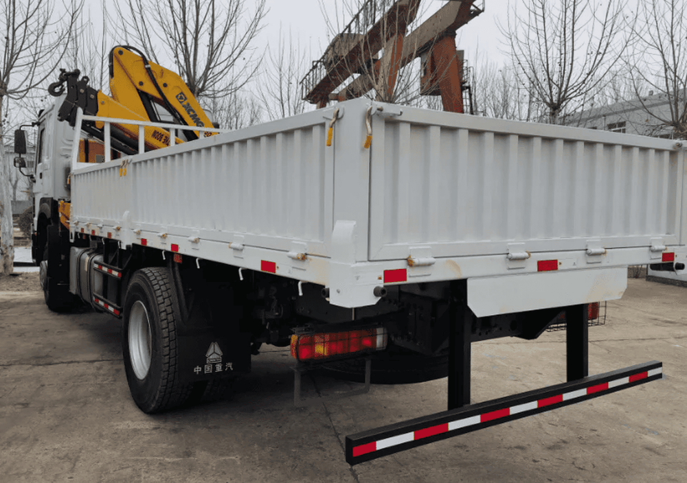 HOWO 4X2 truck - mounted crane - My Store